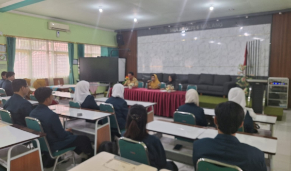 SMAN 6 Malang Terima 12 Mahasiswa P4 Universitas Brawijaya