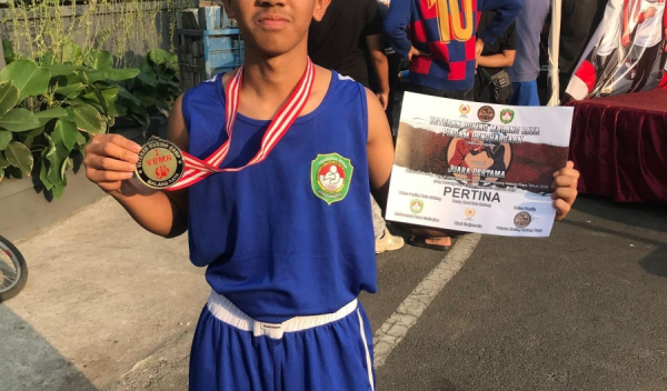 Harumkan Nama SMAN 6 Kota Malang, Rafa Triwijaya X-4 Raih Medali Emas Boxing Jatim
